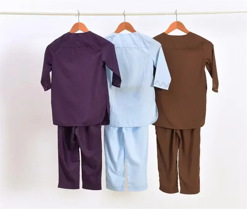 Nieuw Binnen Moslim Kleine Baby Abaya Set Jelaba Pak Jubba Thobe Voor Kinderen Dubai Saudi Arabia Homme Pakistan Qatar Boy Robe