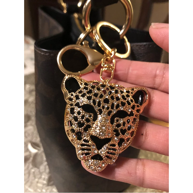 Cute Crystal Leopard Head Keychains for Women Handbag Dangle Keyfob Men Car Charm Purse Bag Keyring Girl Golden Key Chain Bijoux