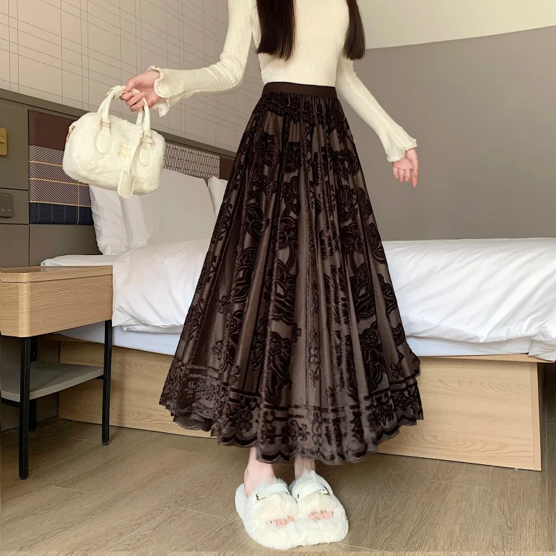 Saia francesa feminina veludo comprimento médio outono inverno elegante moda grossa renda malha casual deslocamento versátil uma linha saia