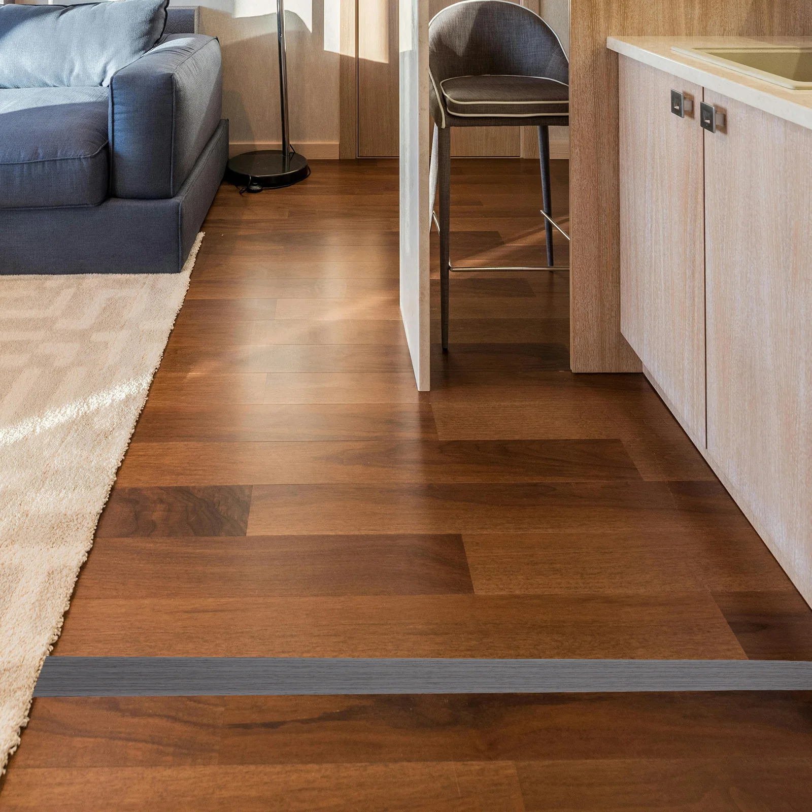 شريط انتقال أرضي ذاتي اللصق بطول 5 أمتار، عصا تقشير، مخفض عتبة المدخل المرن لشريط الأرضيات غير المستوية