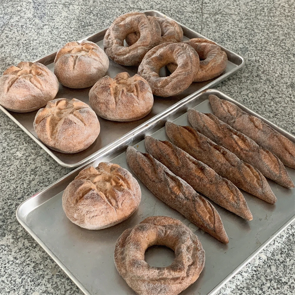 Masa de fermentación de pan hecha a mano, Baguette de pan, pan, Chocolate, grietas, exhibición de alimentos de Pu Artificial