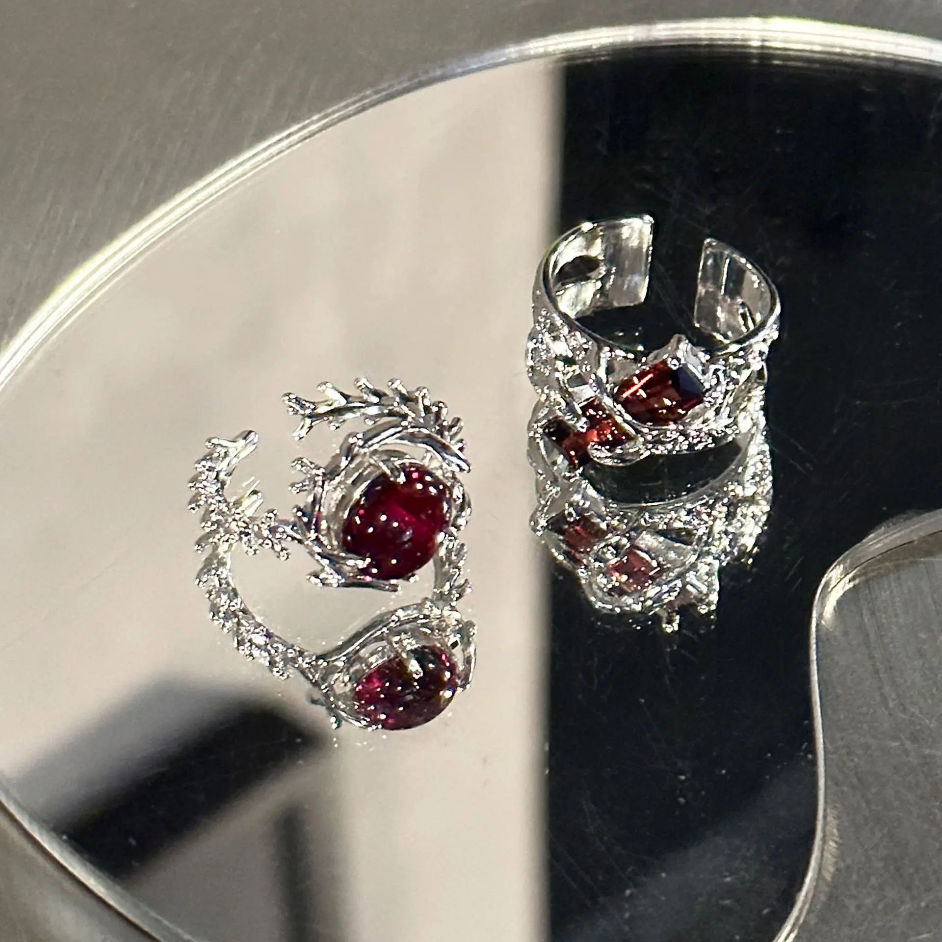 

PANJBJ 925 Sterling Silver Red Crystal Ring for Women Hollow Out Liquid Lava Thorns Trend Versatile Jewelry Gift Dropshipping