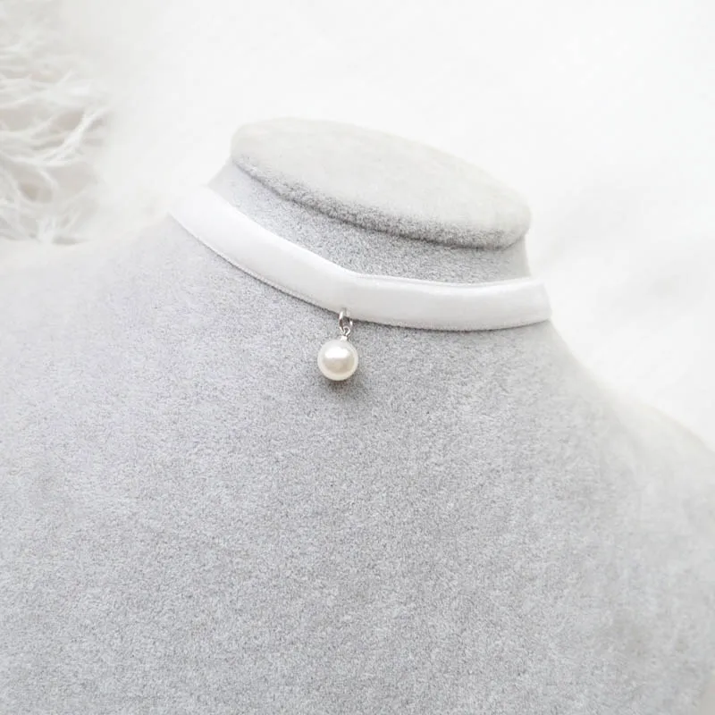 Velvet White Fluff Choker for Women Pearl Pendant Necklace Clavicle Lady Jewelry Accessories Girl Gift