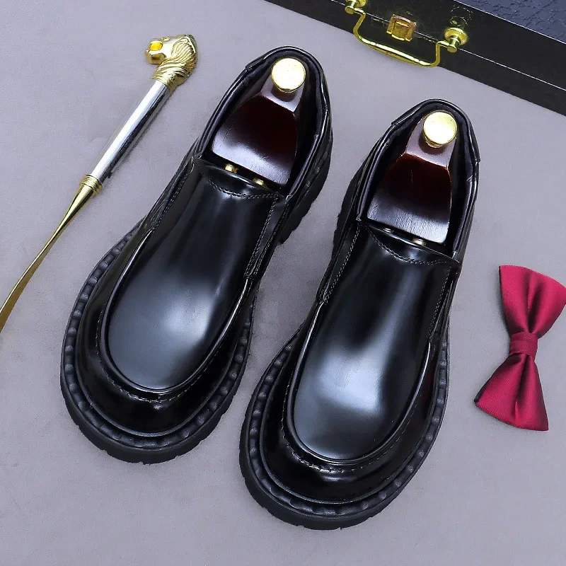 

Роскошные мужские деловые лоферы из лакированной кожи, качественная натуральная кожа ручной работы, весна 2026, винтажное платье без шнуровки, мужская социальная обувь