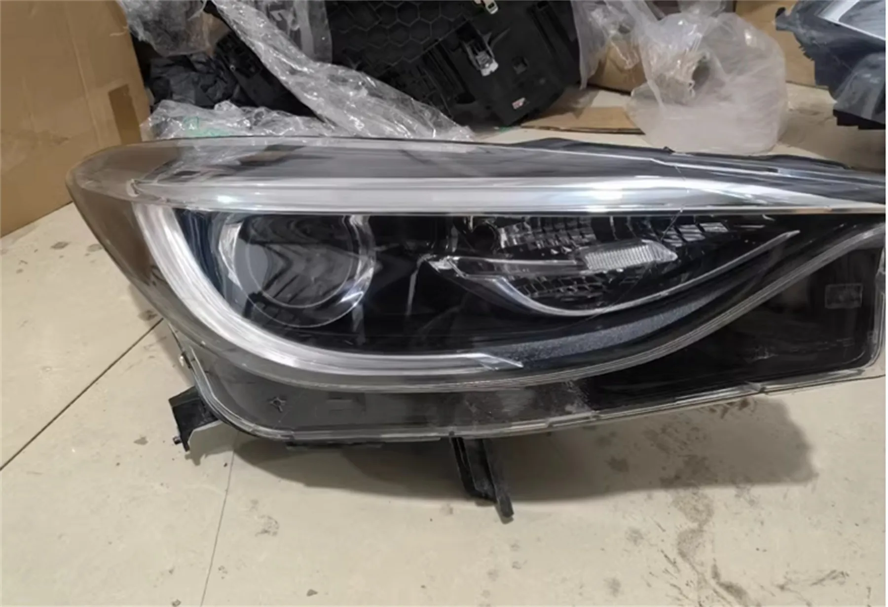 

Car front light Headlight Headlamp DRL Daytime Running Light for Infiniti Q30 QX30