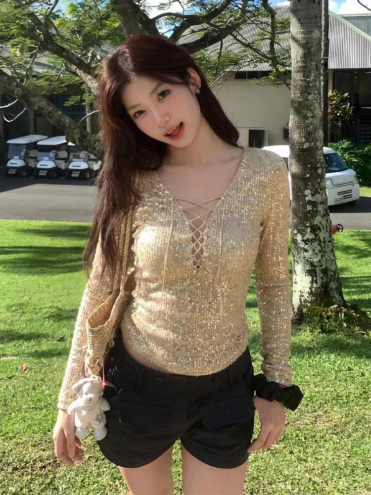 

American Sle Hot Girl V-Ne Long Sve T-irt Women Early Spring Hollow out Two-Way Design Slimming Hollow Ne Base i...