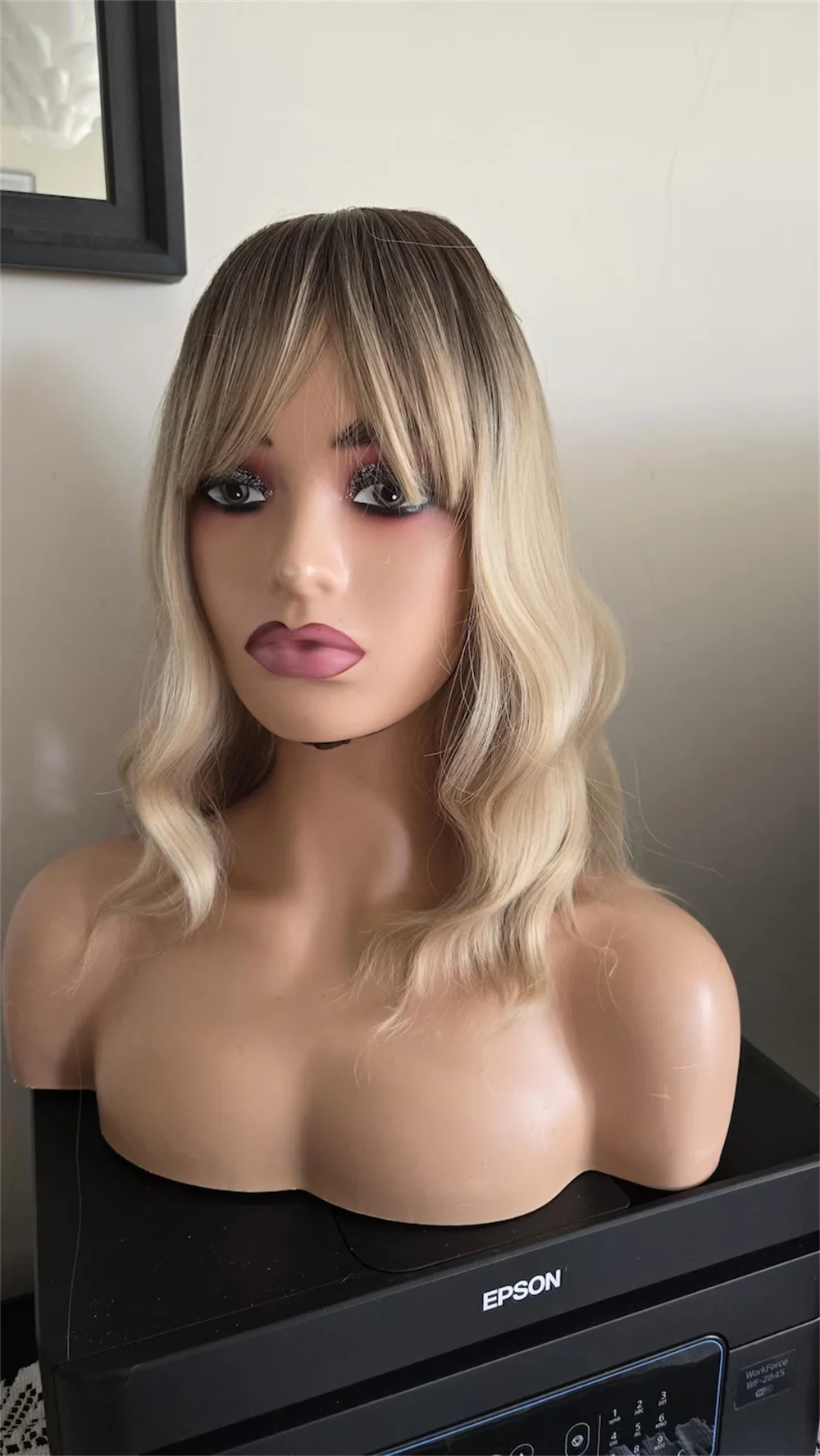 Ombre Blonde Bob Wig with Bangs Short Wavy Synthetic Hair Lace Part Wigs Natural Wave Glueless Wig Realistic Look Natural Roots