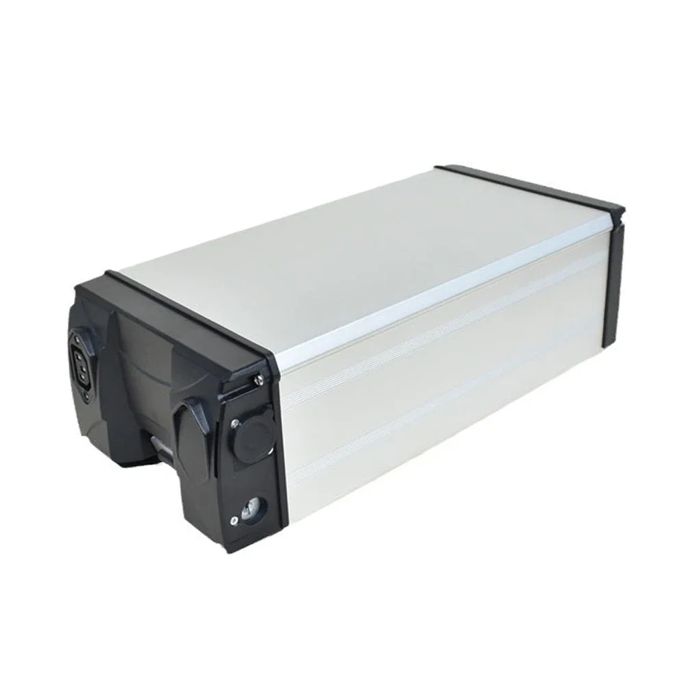 

Контейнер для аккумуляторов для электровелосипеда, с отражающей полосой