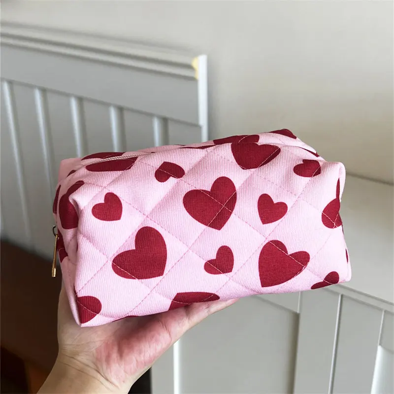 Pink Red Heart Quilted Cosmetic Bag for Women Winter Sweet Large Capacity Makeup Pouch Splicing Portable Travel Toiletry Bag