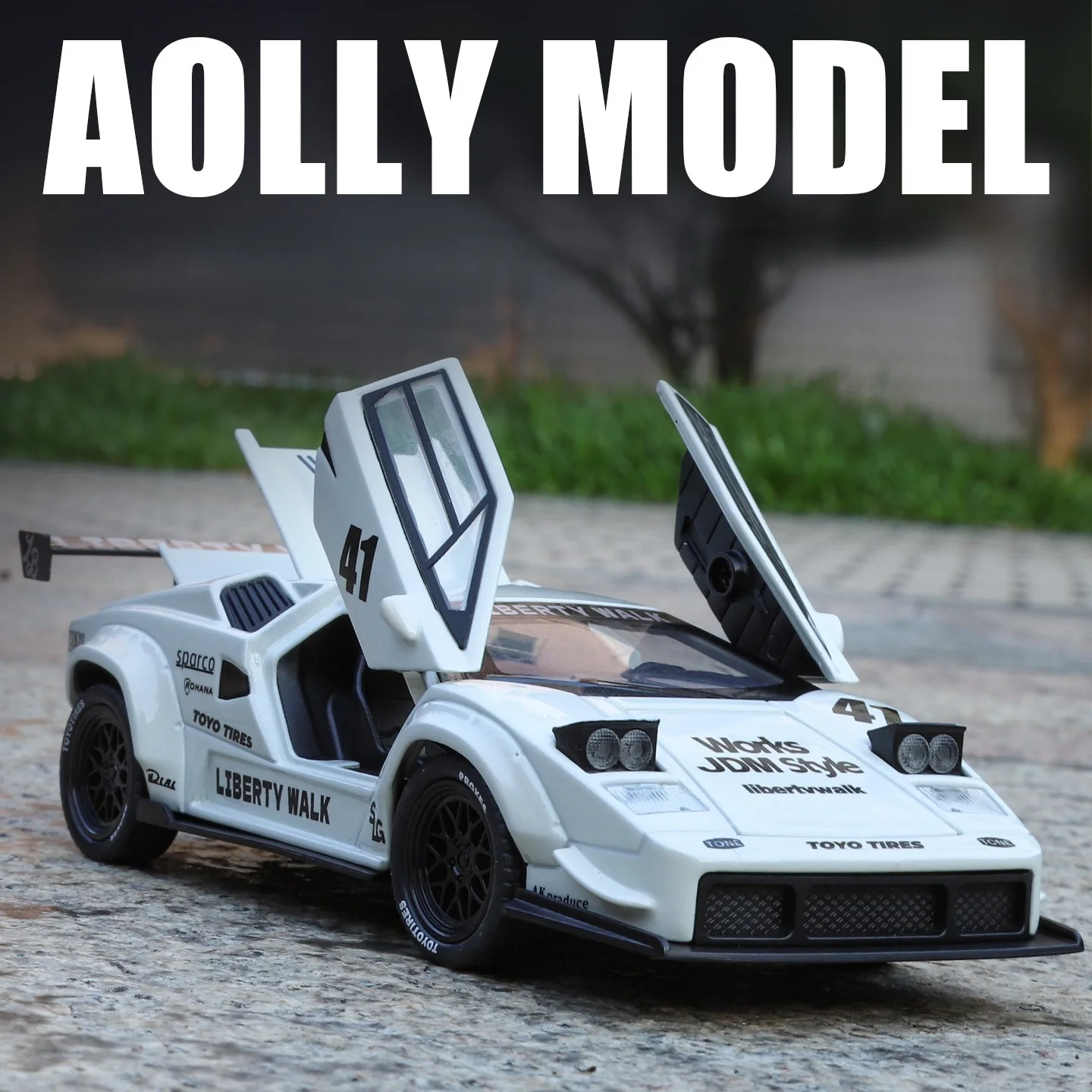 

1:32 Countach Alloy Sports Car Model Simulation Pull Back Sound Light Children Toy Collection Gift Ornament