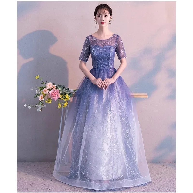 فستان سهرة طويل صيفي نسائي جديد لعام 2025 برقبة دائرية ومزاج عصري بقصة ضيقة وتخسيس فستان مأدبة المضيف