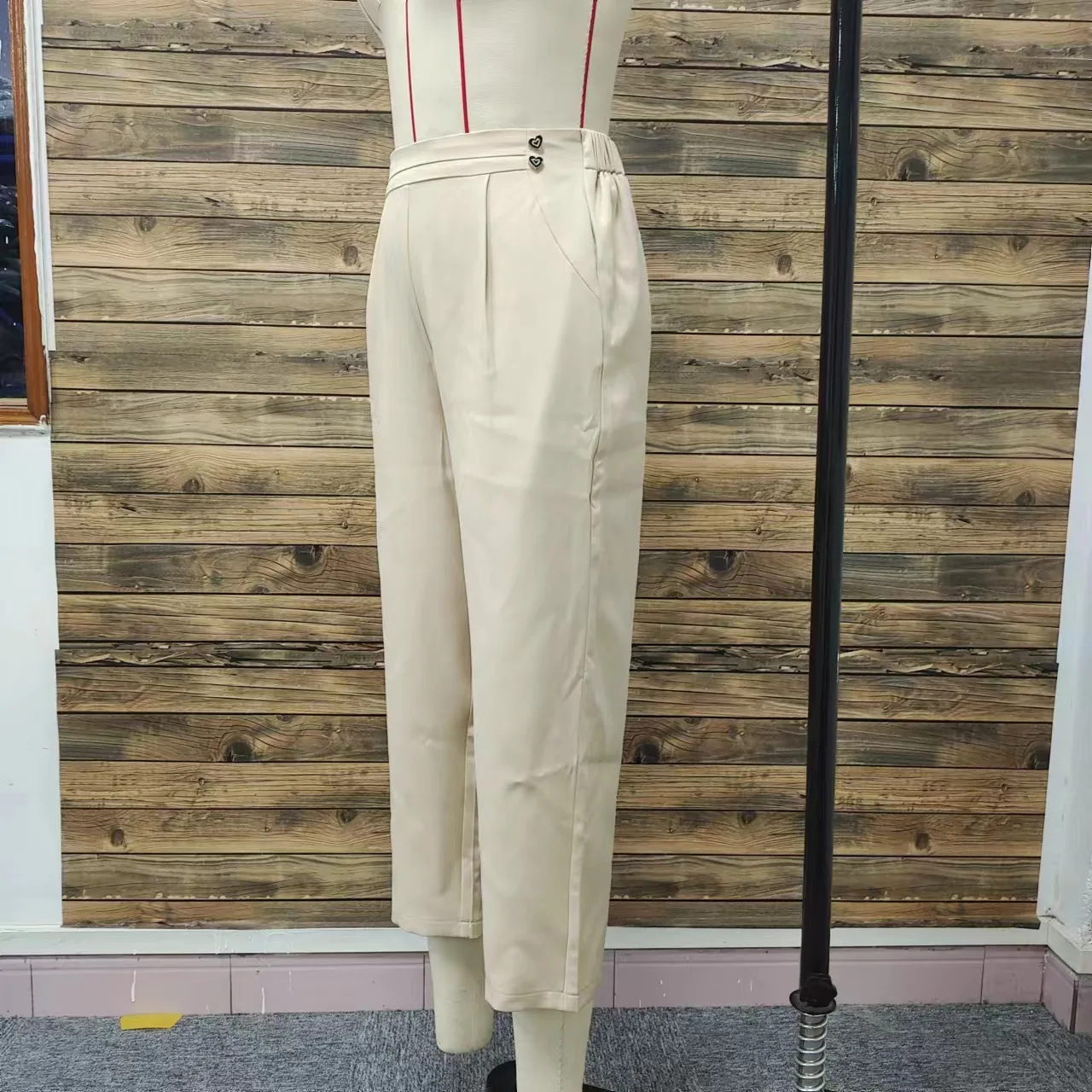 Letnie nowe elastyczne spodnie damskie typu \"tykwa\" z elastyczną talią, w jednolitym kolorze, do noszenia na co dzień, długość 7/8.