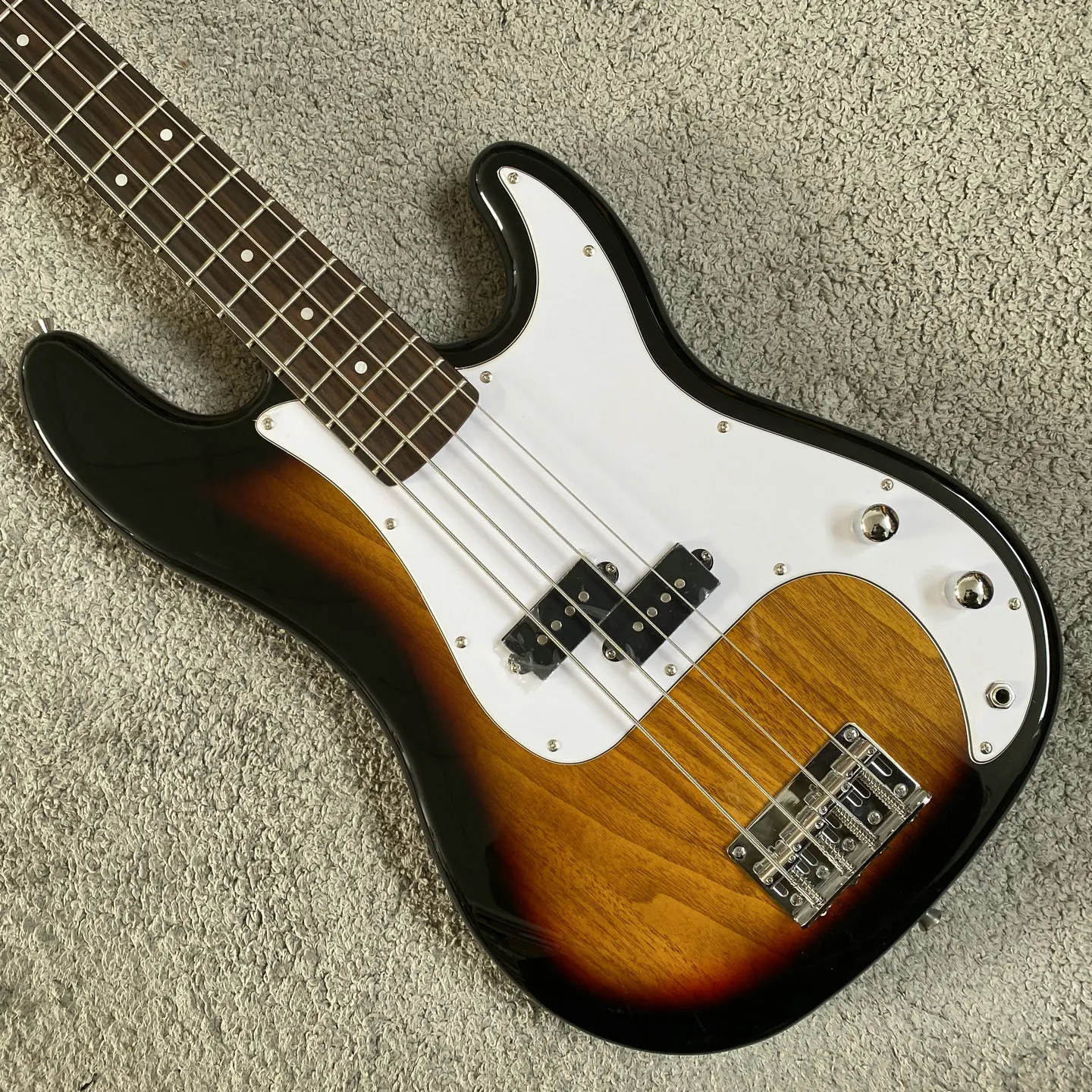 J827 PB Precision Bass Guitar, 4-String Sunburst, SX Standard 21 Frets, Made in Taiwan, Ideal Beginner Electric Bass