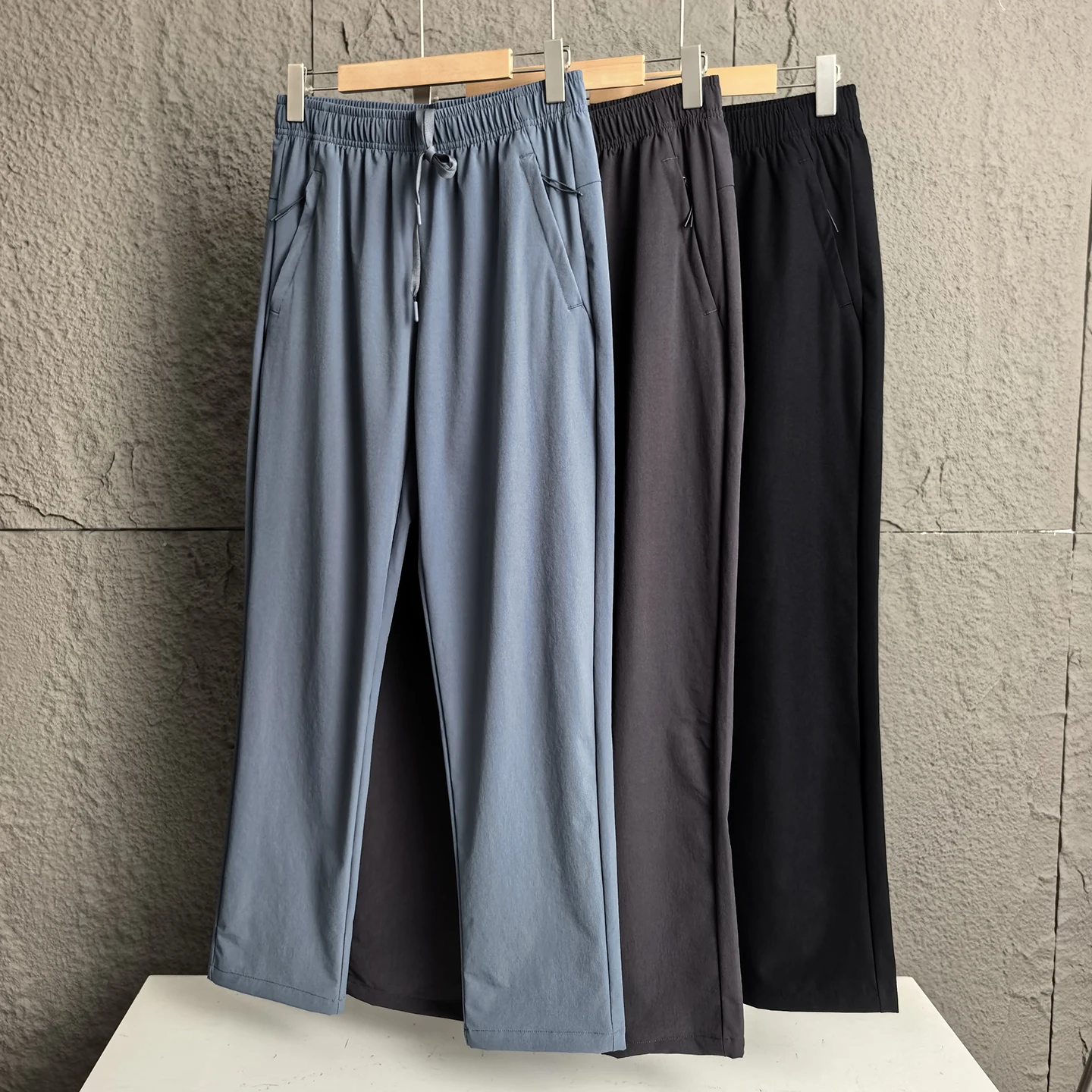 

Cloud Sensation Tech Fabric Men's Casual Pants Breathable Water Resistant Straight Leg Elastic Outdoor Hiking Trousers