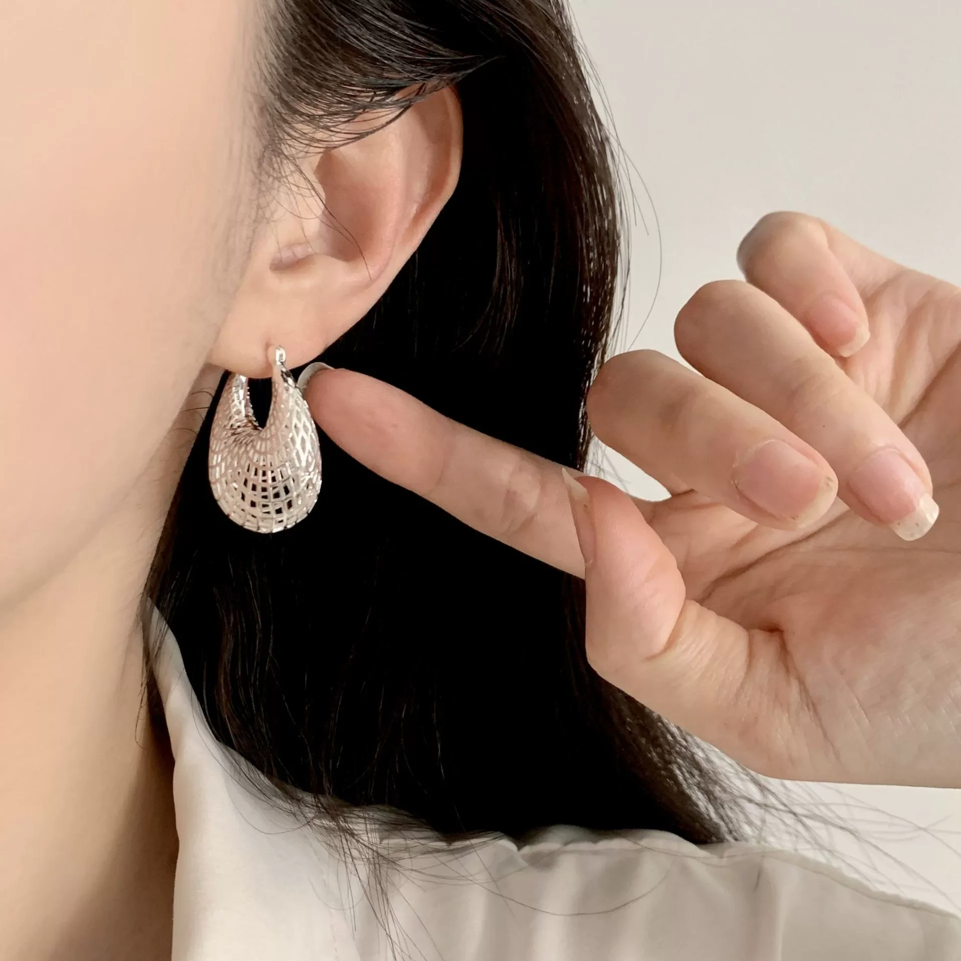 925 Sterling Silver Trendy Geometric Hollow Mesh Earrings for Women Loops Ear Buckles Fashion Jewelry Gifts