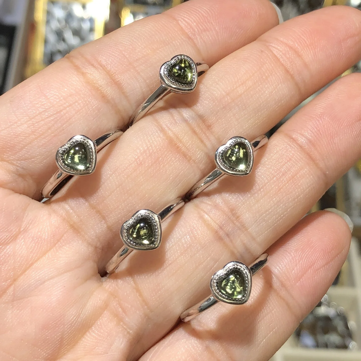 

1 Pc Fengbaowu Natural Czech Moldavite Heart Ring 925 Sterling Silver Resizable Reiki Healing Stone Jewelry Gift For Women