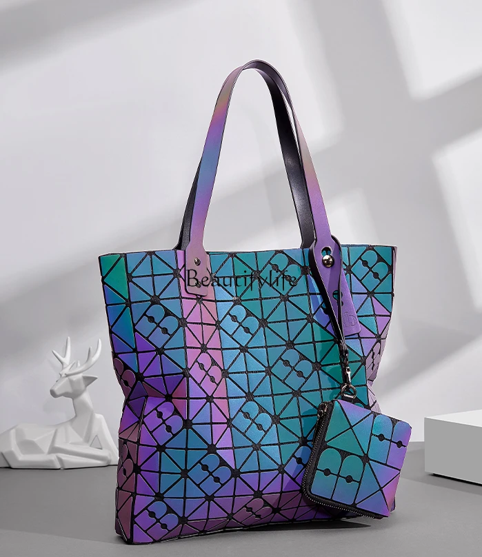 Women's New Fashion Tongqin Rhombus Handbag  Underarm Large Capacity Tote Geometric Bag