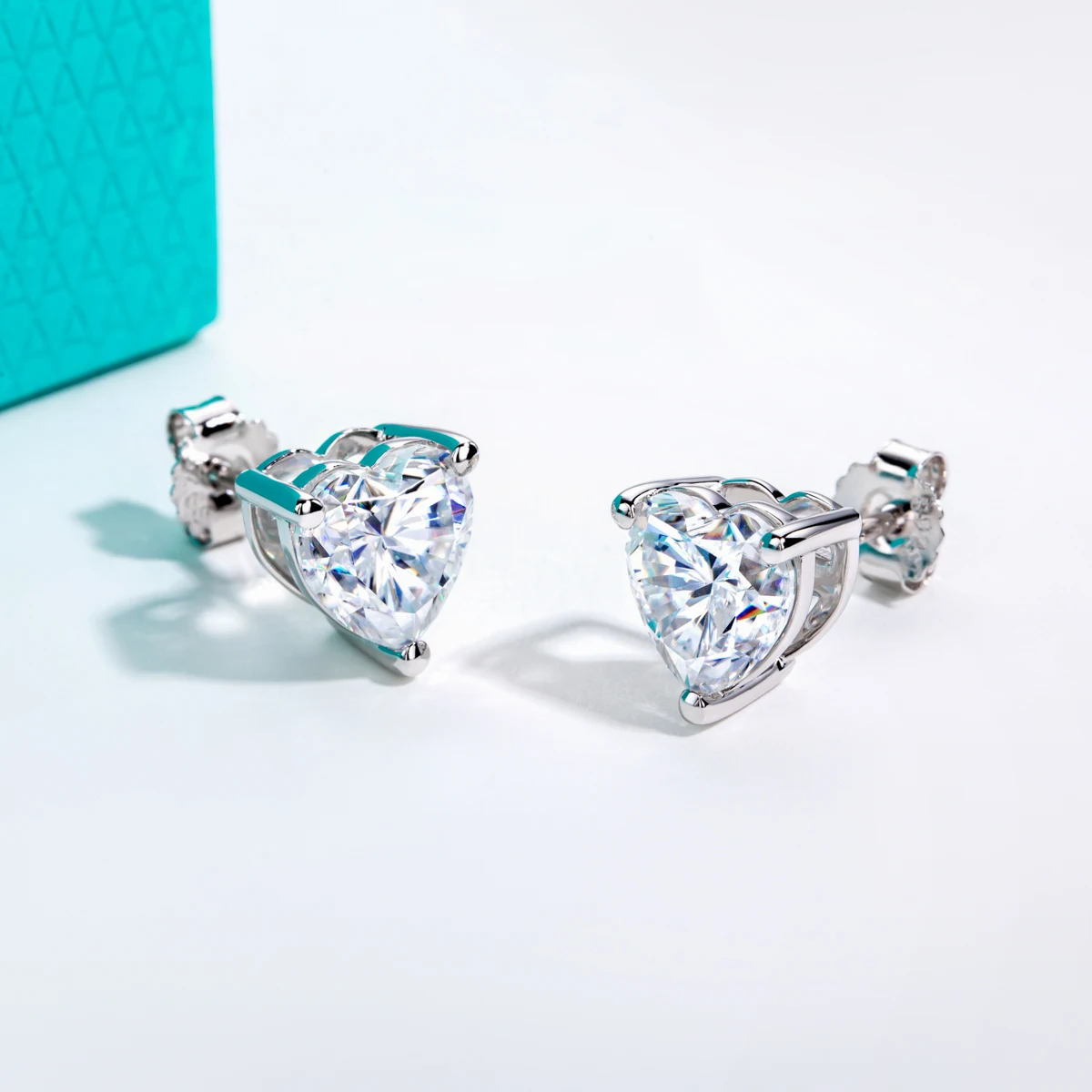 AnuJewel Herz-Moissanit-Ohrstecker 1cttw-6cttw D-Farbe VVS1 925 Sterling Silber 18k vergoldet Klassischer Damenschmuck – Detail 4