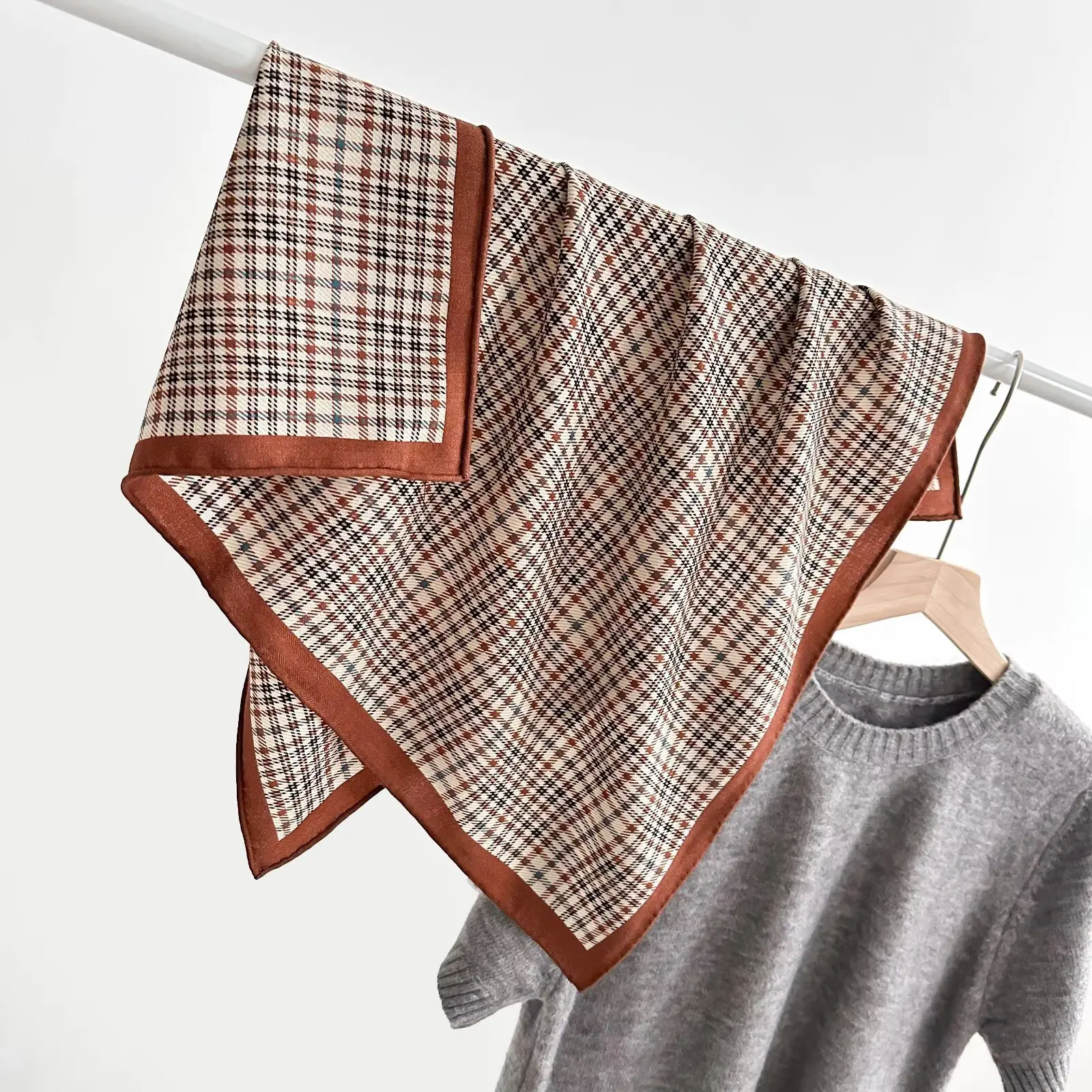 

Новый зимний двусторонний шарф из мерсеризованной шерсти для девочек, высококачественный темпераментный универсальный шерстяной платок, модный шарф