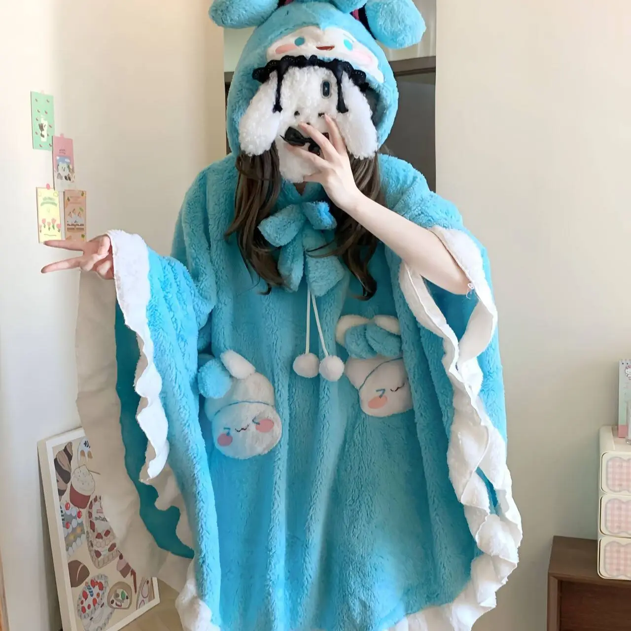 

Anime Hatsune Miku Q Version Winter Pajamas Plush Warm Hooded Cloak Kawaii Girls' Pajamas Home Clothes Gift