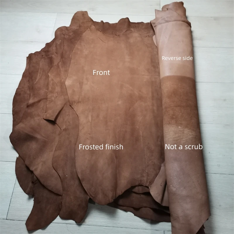 1 mm braunes schwarzes Schaf-Wildleder. Oberleder. Echtlederstoff. Handgefertigtes DIY für Kleidung im Inneren. Paketkante. Ganzes Schaffell – Detail 5