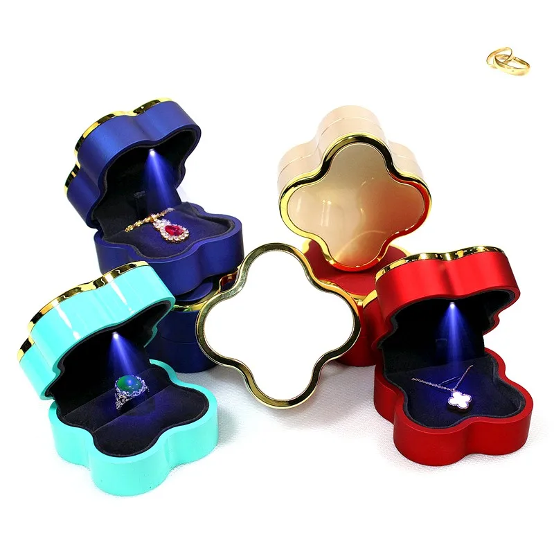 LED Jewelry Box for Engagement Proposal Wedding Pendant Necklace Earrings Ring Organizer Leaves Clover Shape Jewelry Storage Box