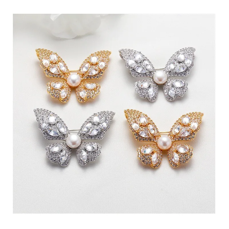 New Yamashita Lake Butterfly Freshwater True Pearl Brooch Elegant Temperament Diamond Inlaid Personalized Suit Accessories Women