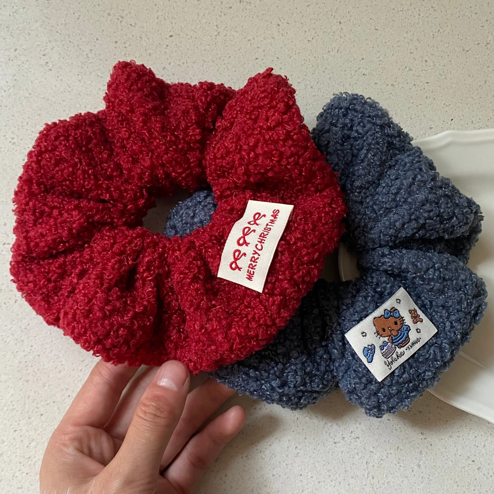 

1pc Christmas Girl Sweet & Cute KT Patch Bow Teddy Fleece Hair Scrunchie - New-Arrival Women's Hair Tie