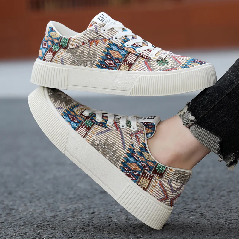 

Весна и осень 2024, модные мужские низкие туфли в национальном стиле, жаккардовые туфли в стиле ретро, корейское издание, универсальная модная обувь большого размера