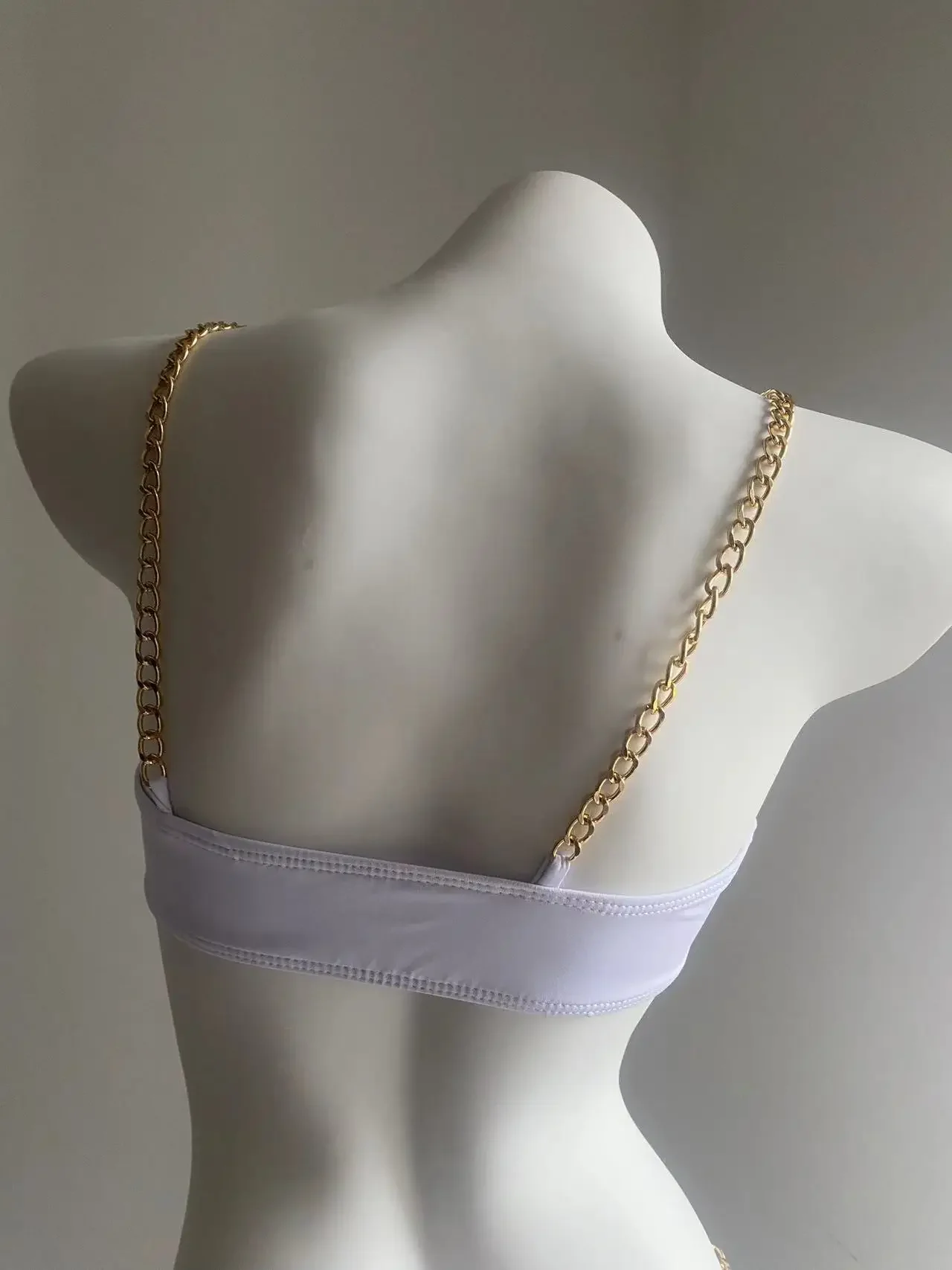 2024 Damen-Badeanzüge, aushöhlen, rückenfrei, Ketten, Monokini, einteiliger Badeanzug, Damen-Bademode, Mikro-Bikinis, solide Badeanzüge