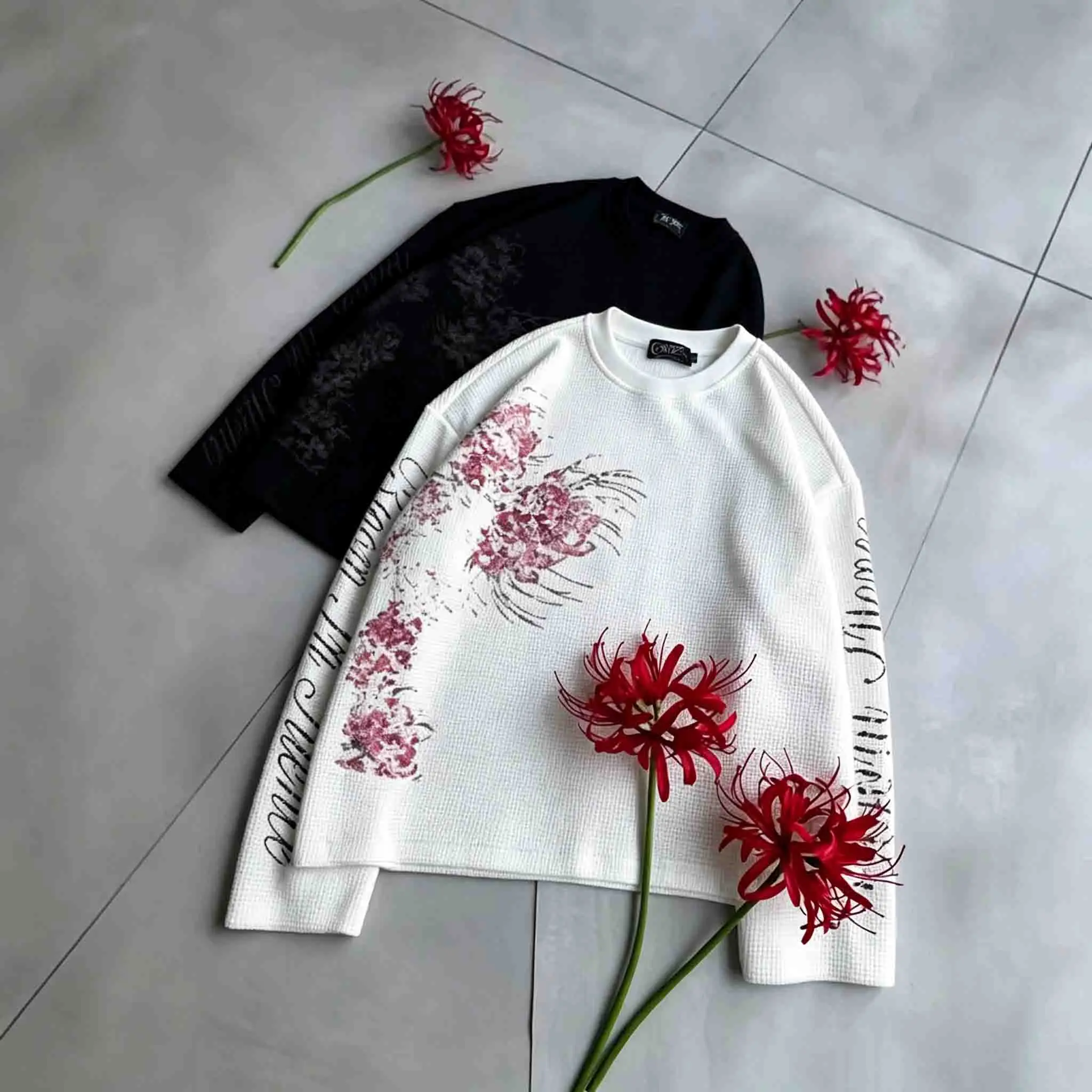 Herren/Damen Langarm-Shirt mit Spinnenlilien-Print und Waffelstruktur, Gothic Blumenmuster Oversized Freizeit-T-Shirt 2026 – Detail 3