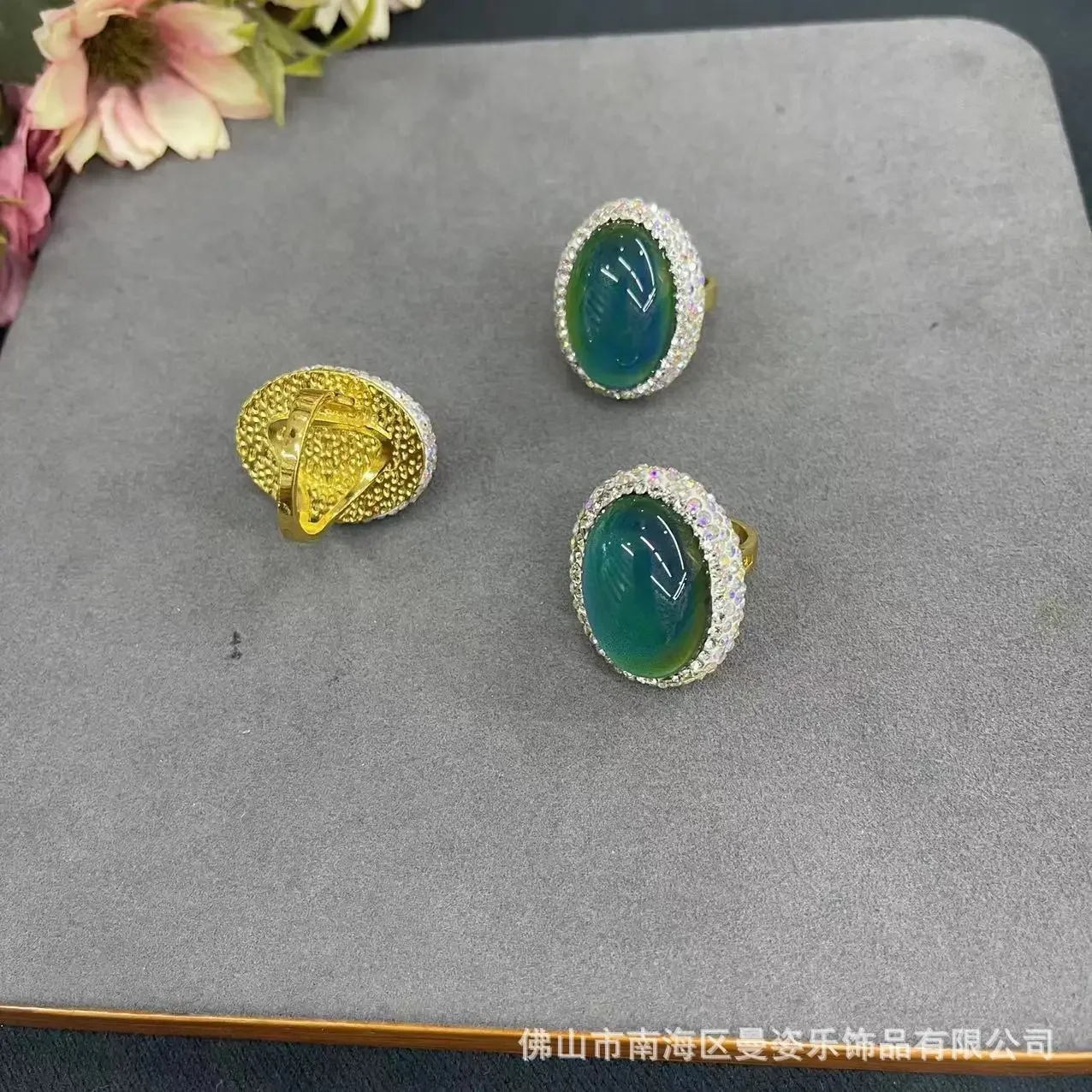 Warm stone clay inlaid with live color retention ring French vintage hot-selling star bright jewelry wholesale