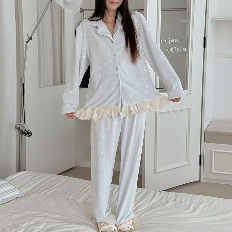 طقم بيجامات مخملية على شكل جزيرة كورية مزدوجة الجوانب للخريف والشتاء بأكمام طويلة مع طية صدر السترة مناسبة للاستراحة في الأماكن المغلقة والخارجية