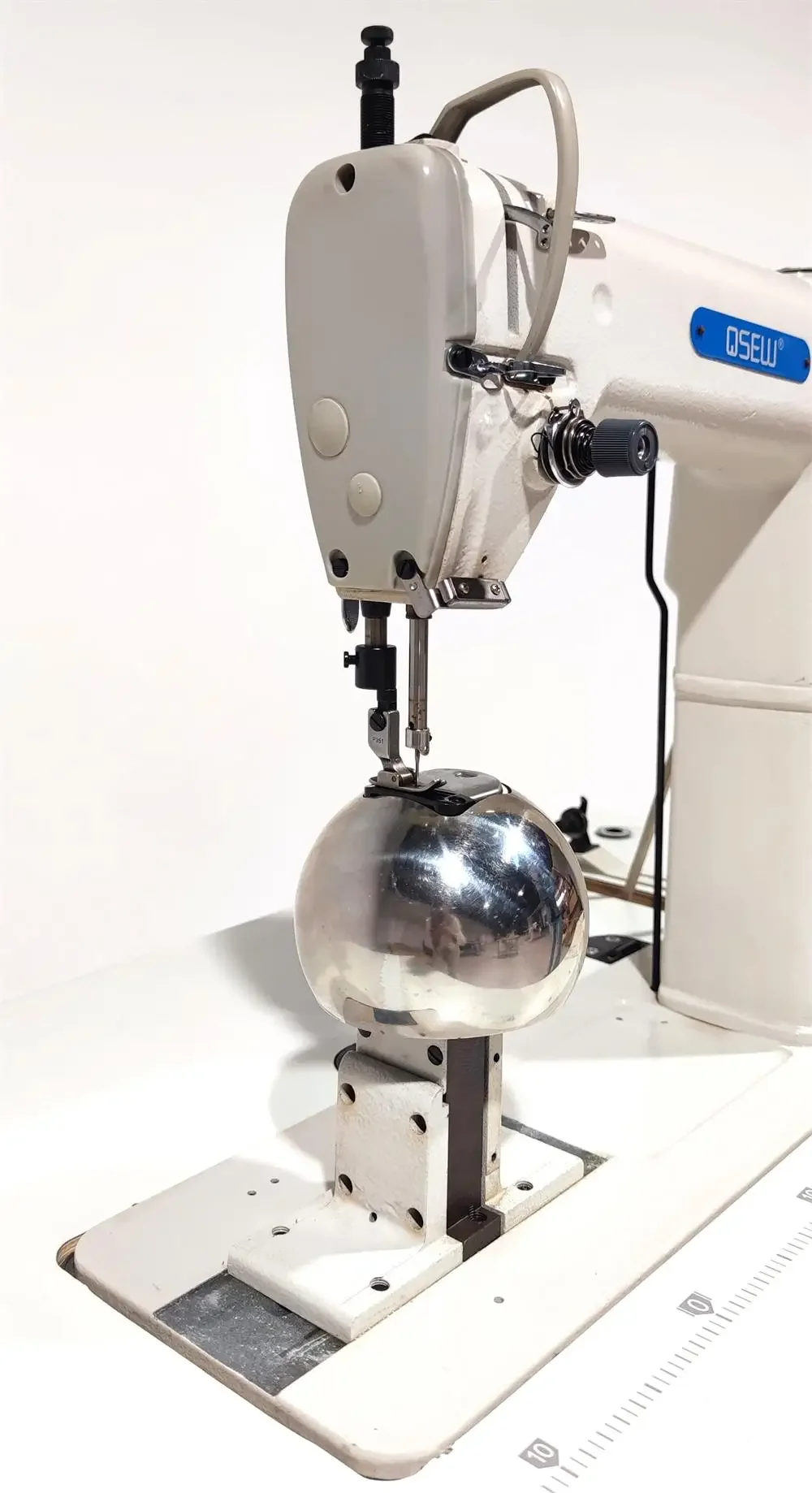 # Hot Sales For QS-810-JF Single Needle Wig Periwig Hairpiece Machine Post Bed Big Hook Lockstitch Sewing Machine Wig Making Sew