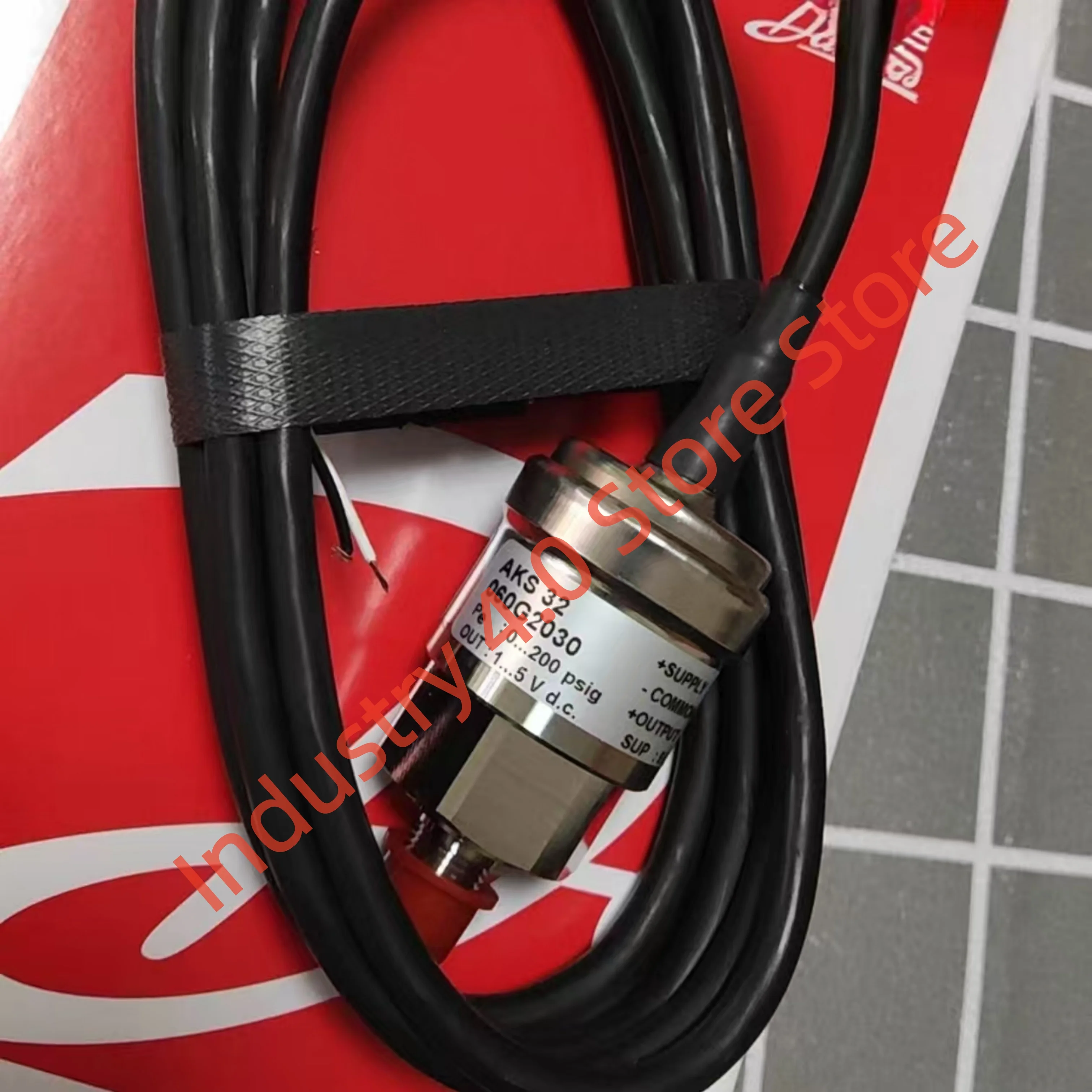 

Датчик давления 060G2030 AKS32, 060G2031 AKS32, 060G2047 AKS33, новый