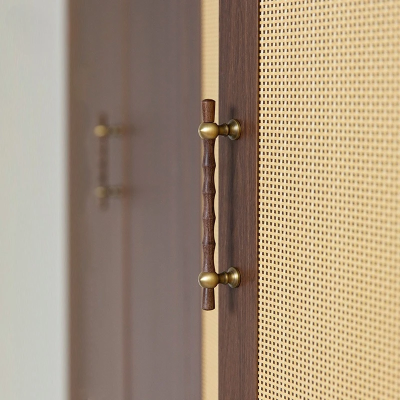 

Retro Walnut Brass Handle Antique Style Cabinet Door Buckle Luxury Light Bronze Drawer Pull for Home Decor