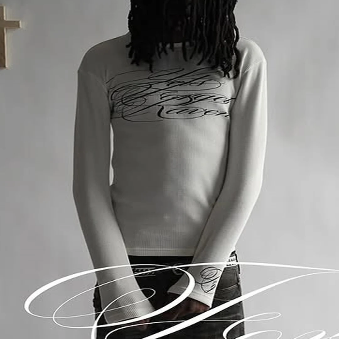 تي شيرت أمريكي داكن ريترو Y2K مطبوع بأكمام طويلة تي شيرت عالي الشارع على الطراز القوطي العصري للارتداء غير الرسمي