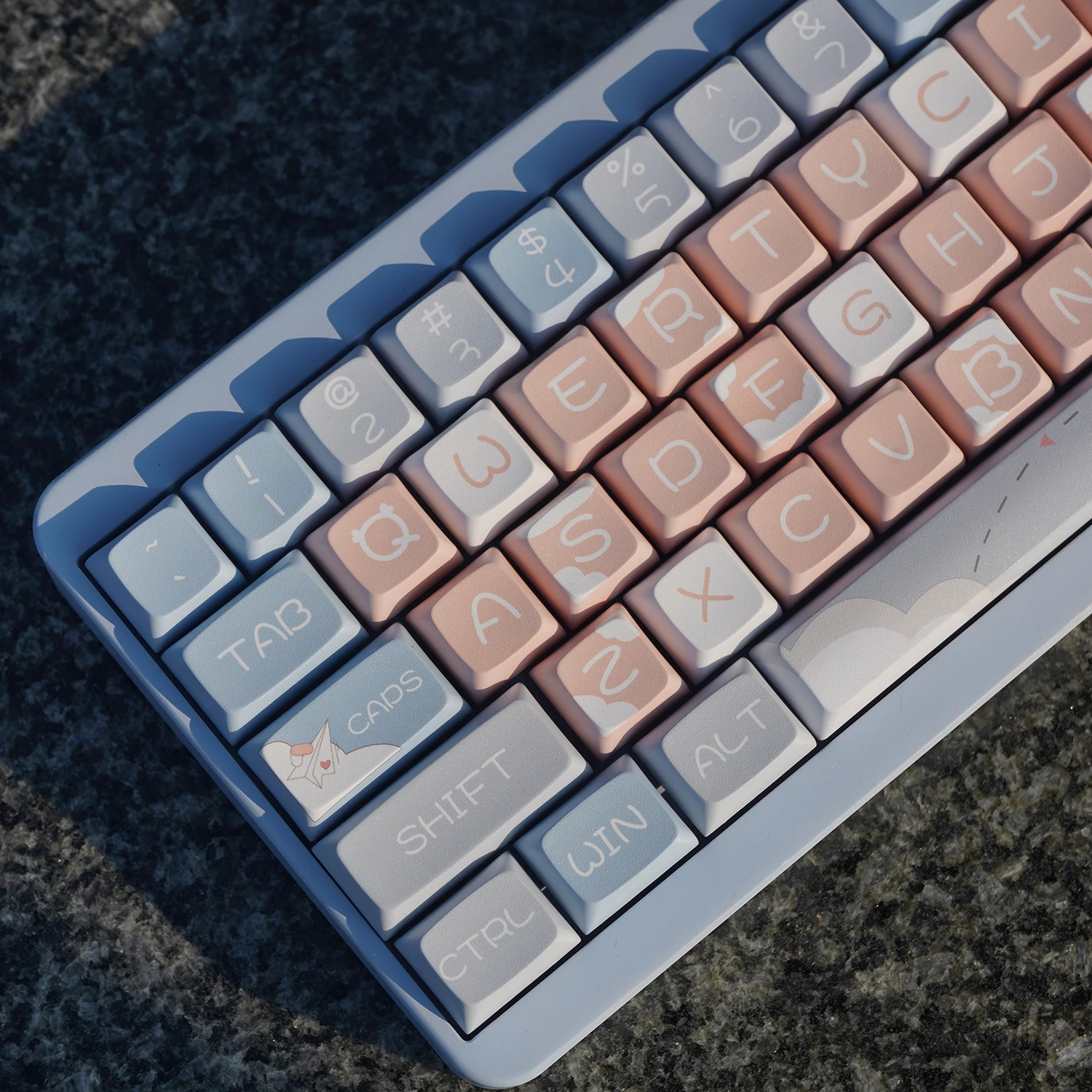 JCM XDA Profile Keycaps PBT Material Paper Airplane Themed Key Caps Dye Sub For Mechanical Gaming Keyboard MX Blue Switch