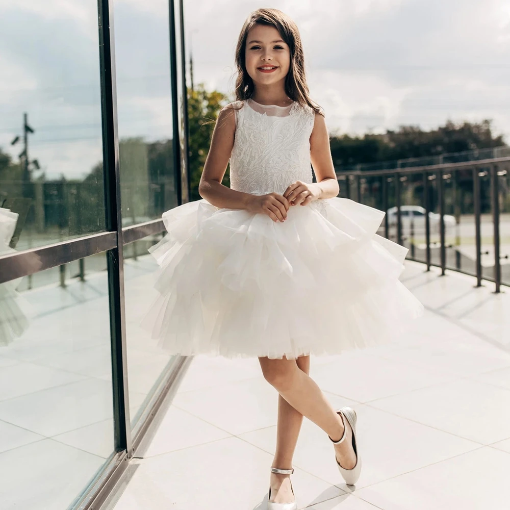 

Stylish Tiered Skirt Flower Girl Dress O-neck Ruffles Tulle White Wedding Party Gowns for Kids First Communion Dress