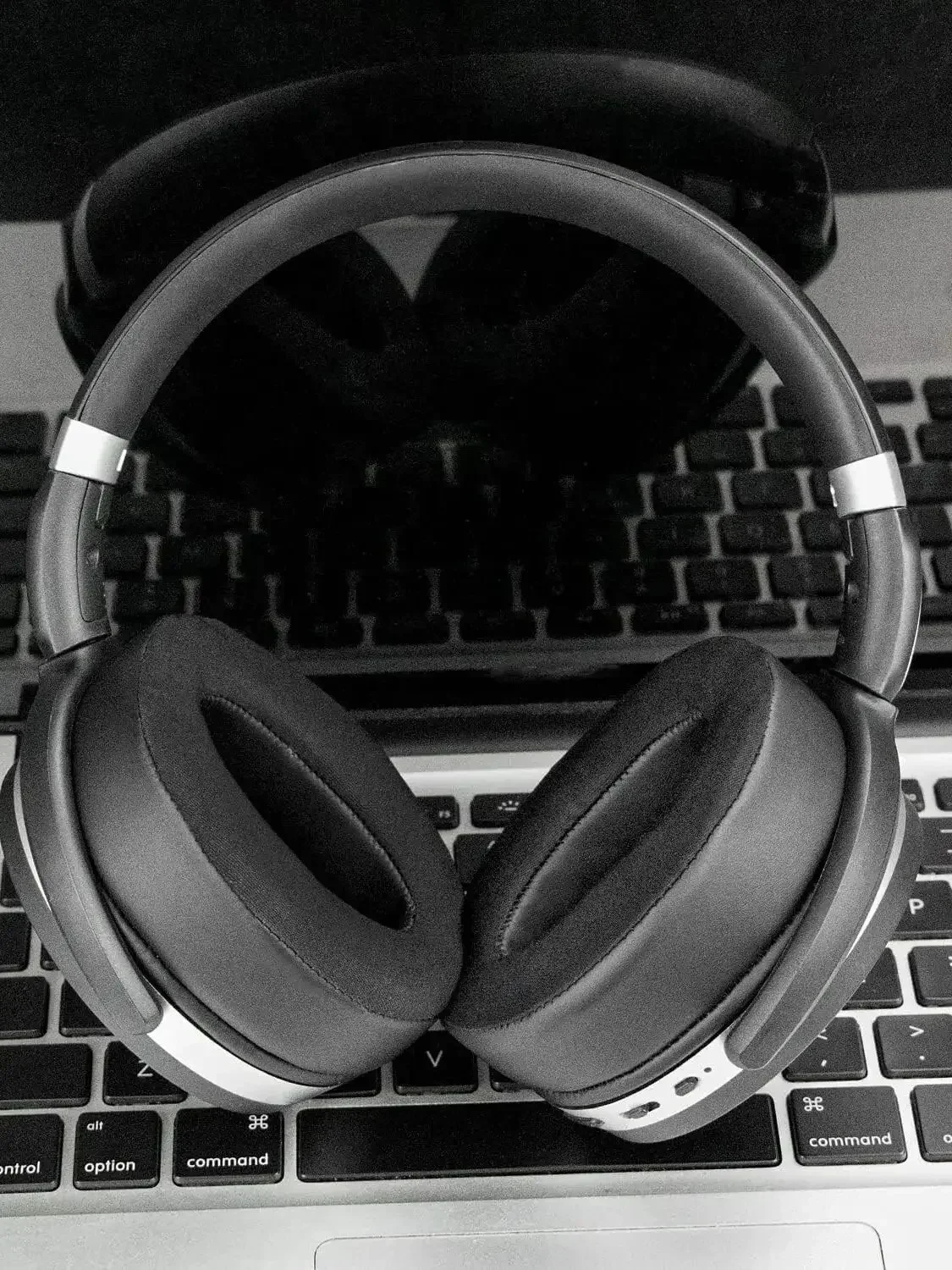 

Sport Cooling-Gel Replacement Ear Pads for HD450BT / HD4.50 /HD4.50BTNC/ HD 458BT/ HD450/ HD4.50 BT Headphones Ear Cushions.