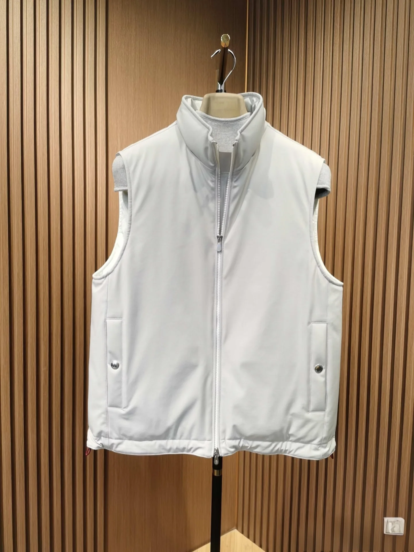 

Italian Sle Men's down Vest White Goose down Zipper Closure Stand Collar Warm Svel Jaet Outerwear Youth Faion