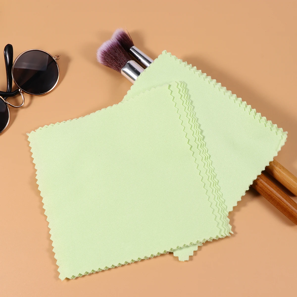 

80pcs Microfiber Cleaning Cloth for Glasses Lenses Screens Portable Pink No Scratches Dust Camcorder Camera Phone Computer
