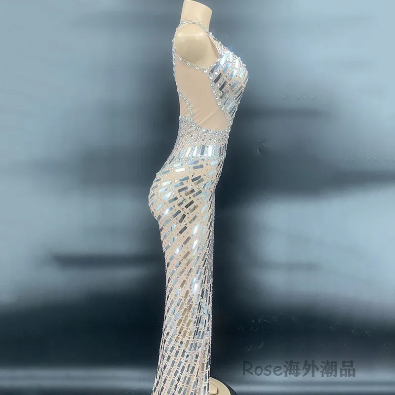 ชุดราตรีหรูหราสำหรับผู้หญิง ไหล่เฉียง ผ่าข้างสูง แต่งกระจก เหมาะสำหรับงานวันเกิด งานพรอม งานเฉลิมฉลอง ชุดสำหรับพิธีกร นักร้อง ชุดแสดงบนเวที yj284