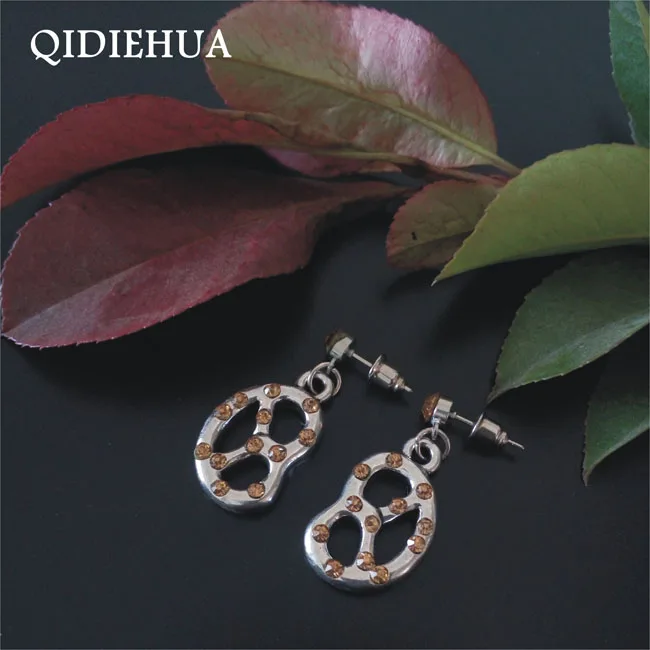 Simple Fashion Antique Silver Color Mini Pretzel Rhinestone Earrings for Women Oktoberfest Party Drop Earrings Jewelry Wholesale