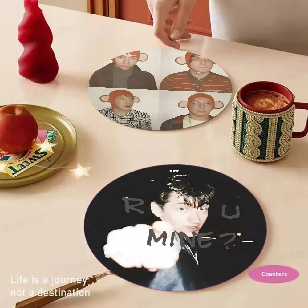 A-Arctic Rock Monkeys Wood Coasters Colorful Round Coaster Non-slip Heat Insulation Coffee Mats Home Accessories Kitchen
