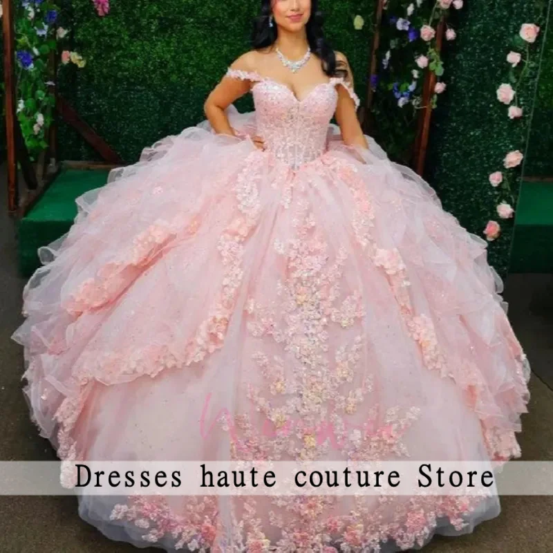 فساتين Quinceanera باللون الوردي اللامع قبالة الكتف مزين بالدانتيل مطرز بالكريستال المتدرج تول الحلو 16 فستان Vestido De 15