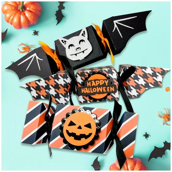 2022 New The Bat Wing Mini Cracker Die Set Halloween Metal Cutting Dies Scrapbooking Embossing Frame Card Craft Christmas Crafts 3