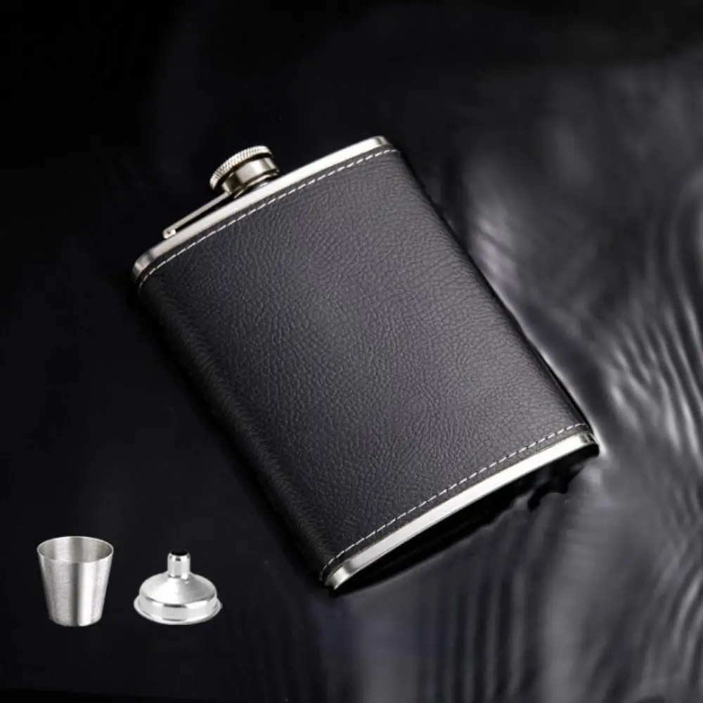

Wine Kettle 8 Oz Leather Texture Hip Flask with Funnel and Cups Stainless Steel Flagon Thickened Leakproof Whiskey Flasks Gifts