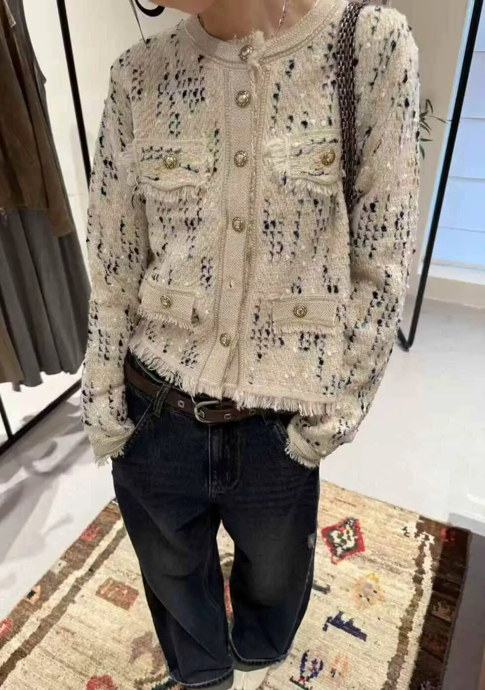 

Легкий роскошный однобортный вязаный кардиган с круглым вырезом, осень 2023, новый изысканный модный высококачественный свитер, женская куртка F236