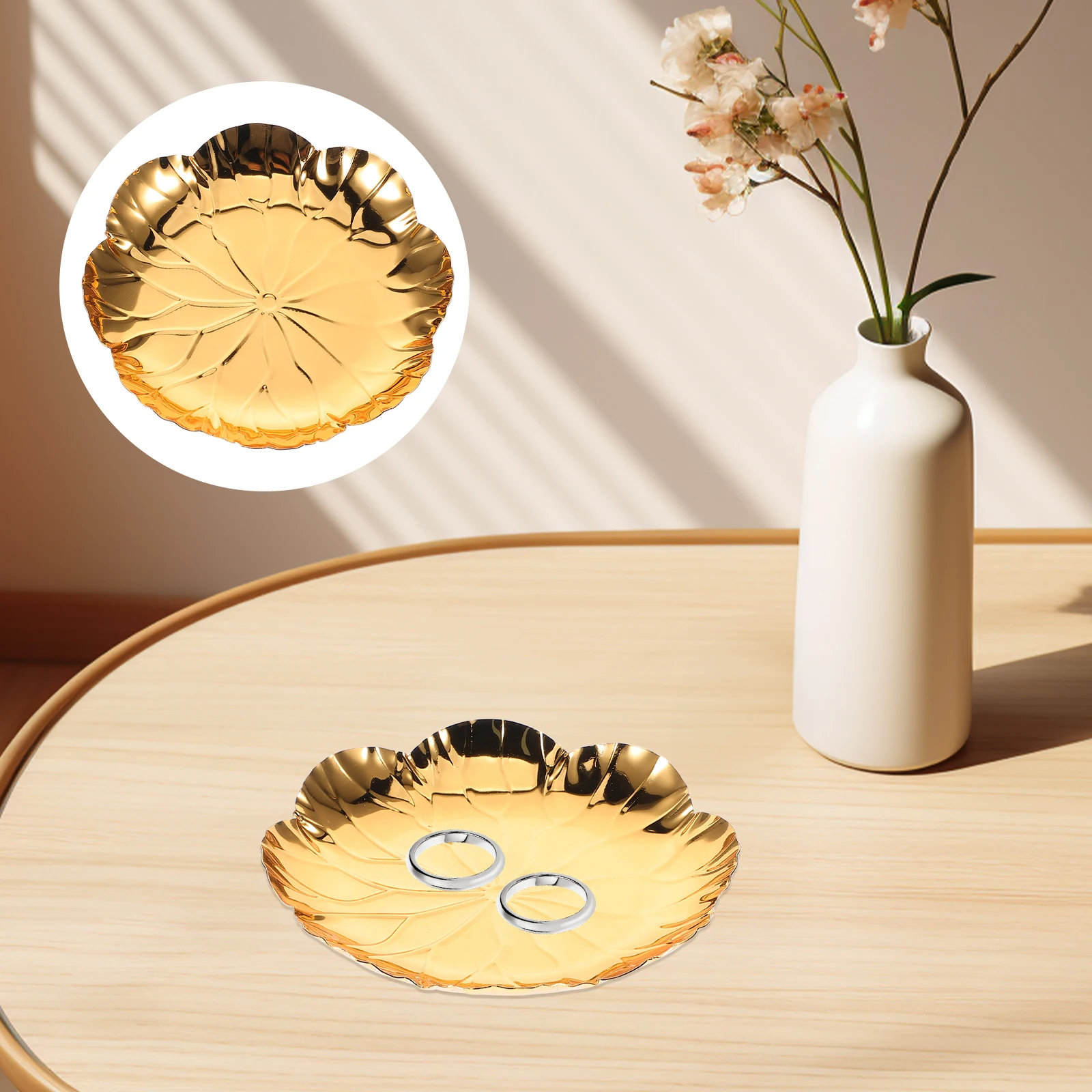 

Golden Cake Tray Elegant European Design Metal Serving Plate For Wedding Birthday Home Decor Coffee Shop Use Mini Round Tray
